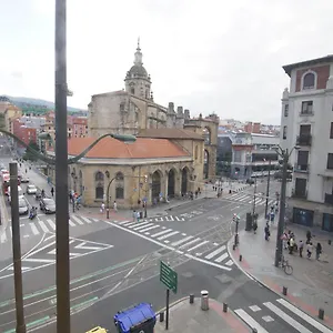 https://piso-grande-y-luminoso-en-el-casco-viejo-de-bilbao.basquecountryhotels.org